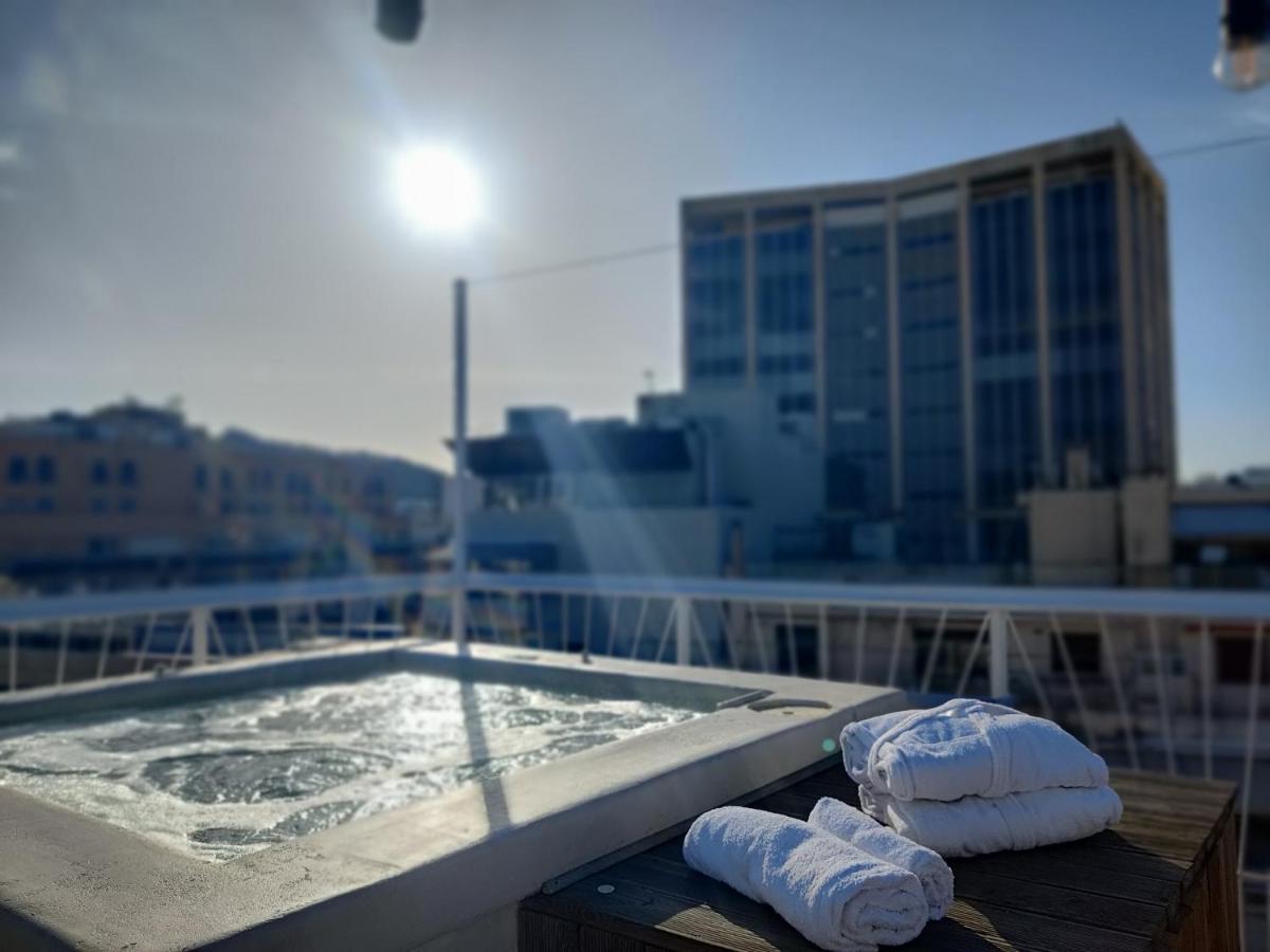 Unique Solar Penthouse With Jacuzzi And Sauna In Central Athens Ngoại thất bức ảnh